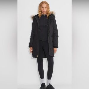 TNA Summit Jacket Aritzia Sz Small